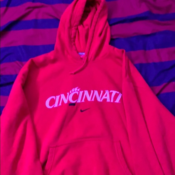Nike Other - VINTAGE UC NIKE HOODIE